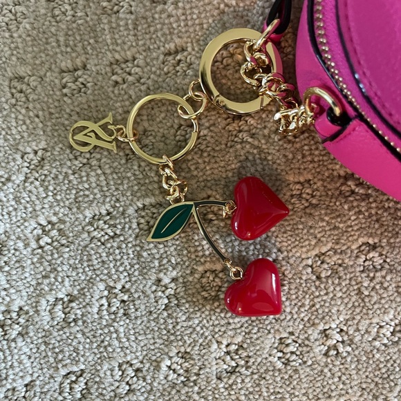 Victoria’s Secret heart purse - Picture 3 of 8